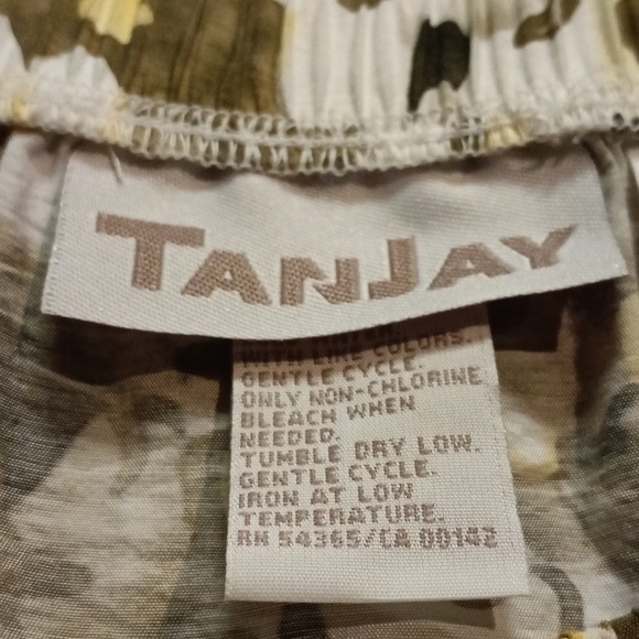 Floral Tanjay Skirt - Picture 2 of 8